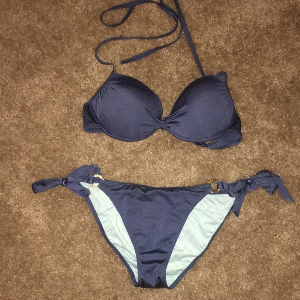 Victoria’s Secret bikini